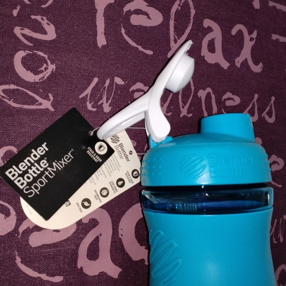 BlenderBottle SportMixer - #1 Shaker Bottle in the World / Tumbler - Picture 4 of 5